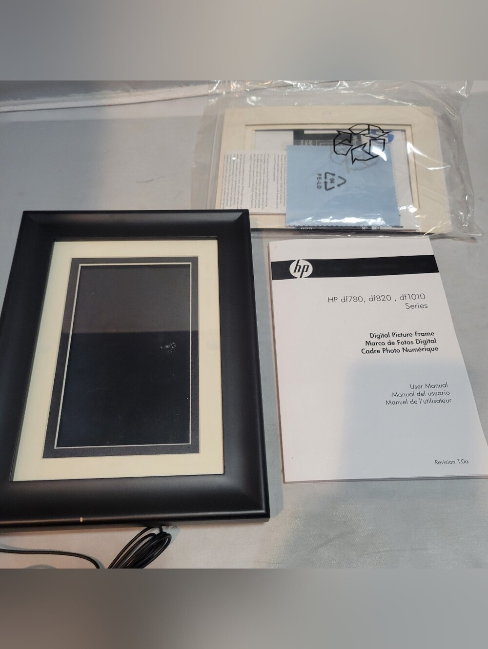 New HP 8.4" Digital Picture Frame